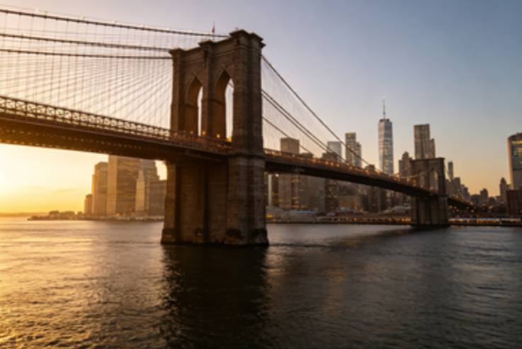 Brooklyn Bridge: New York City's Historic Engineering Icon